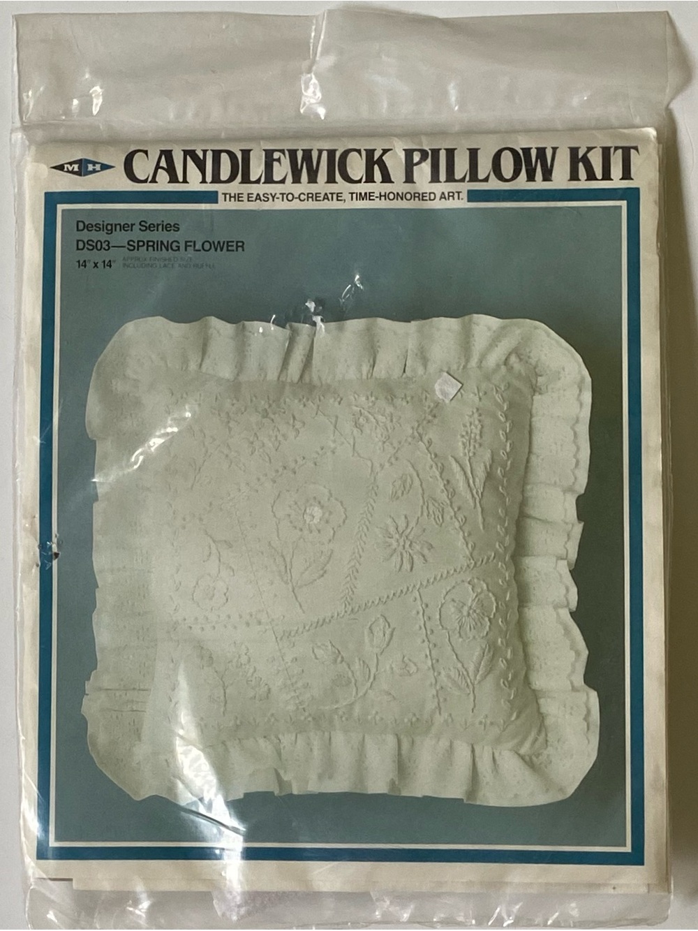 Candlewick Embroidery Pillow Kit DS03 Spring Flower 14 X 14 Unused Vintage White